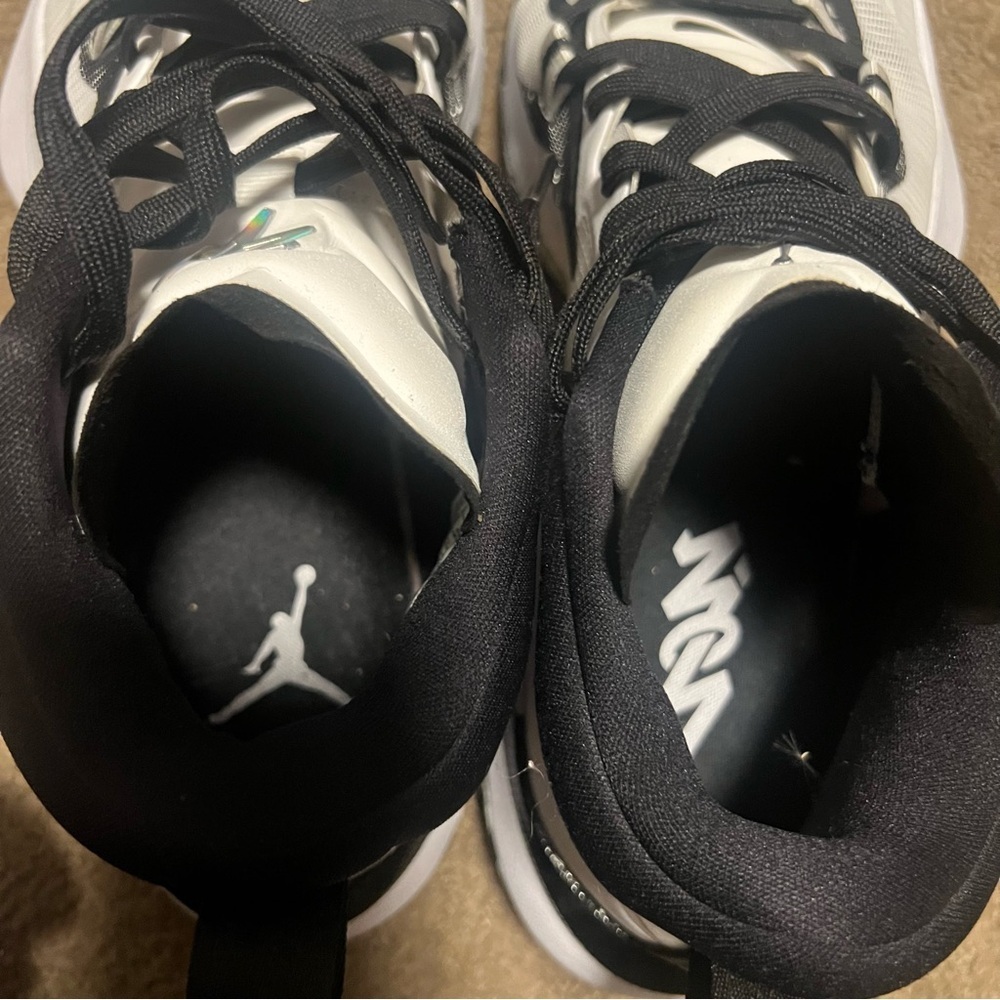 Nike Air Jordan Zion 1 TB in the white, black, and grey "Oreo" colorway - Picture 6 of 10